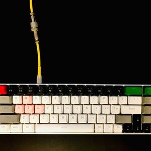Gundam 68 custom keyboard with coiled cable set